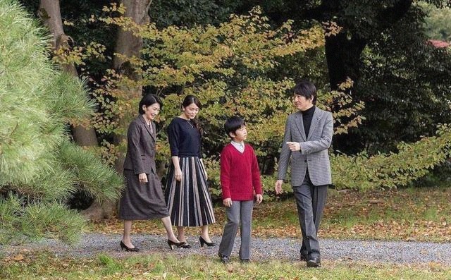 德仁天皇|文仁成为日本皇室第一顺位继承人,18岁的爱子公主将成为平民