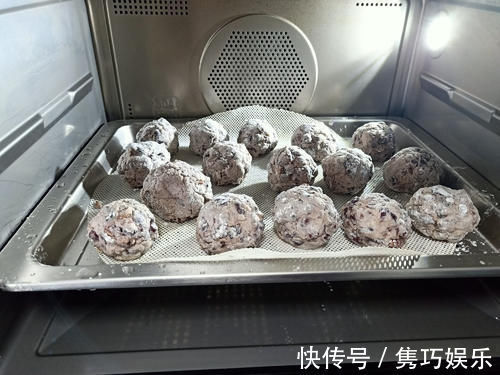 糯米粉|最近迷上1个新早餐，滚一滚，蒸一蒸，软糯香甜又简单，我吃了6个