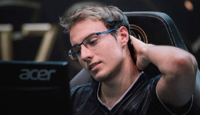 ESPN记者爆料|阿P被爆将加盟C9？C9官推转发阿P推特：我是不会去北美的！