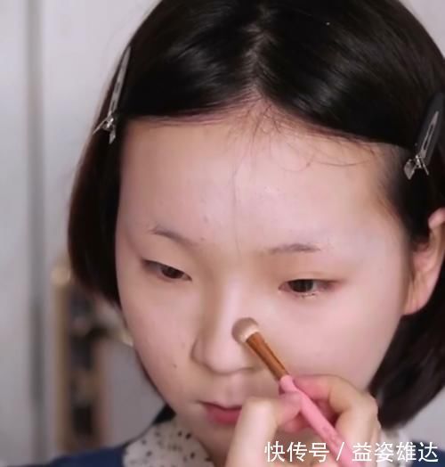 初中生|初中生仿妆“三公主”,开始先去治痘吧,结尾真没带人皮面具