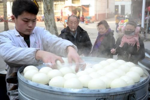 保存馒头,放冰箱冷藏是错的,教你一招,放1个月不干也不硬