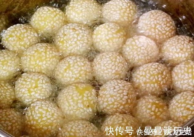 自制“麻球”,一碗糯米粉一碗水,外酥里糯超好吃,关键是不松塌