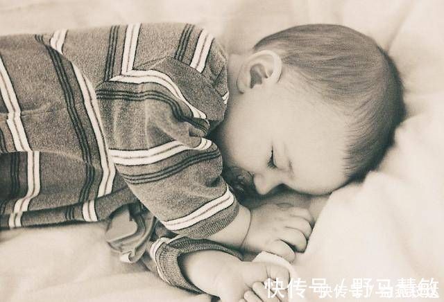 家长|孩子为啥不长个,睡前对孩子做的3件事,第3件很多宝爸宝妈都在做