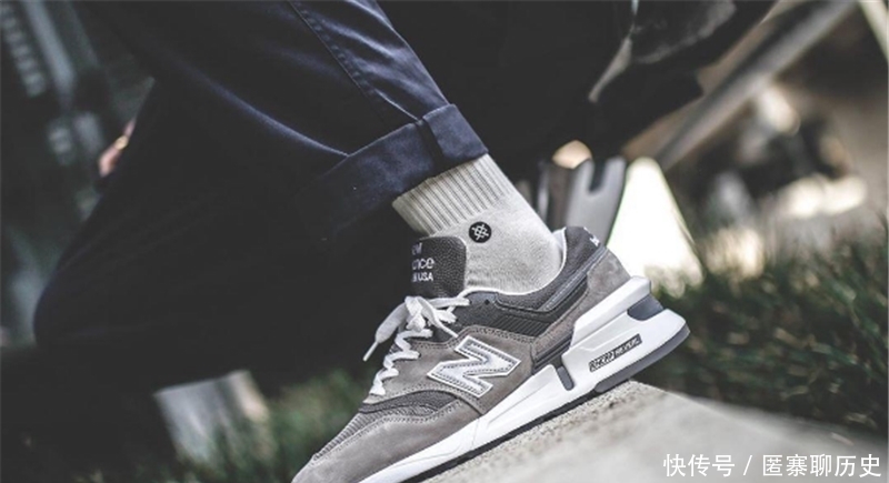 别人|“圣诞出去玩穿什么球鞋”?穿这五双球鞋上脚,“别人可能会盯着你的脚看”