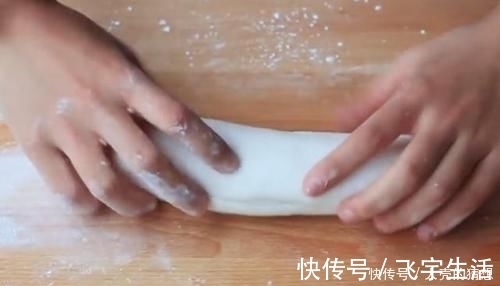 想吃麻团不用买,1碗糯米粉就能做,个个金黄酥脆,好吃停不下来