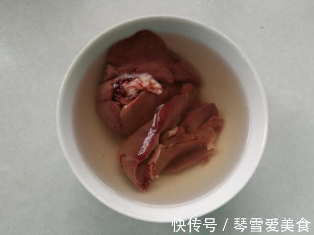 它比蚯蚓还好用,如果你想钓的鱼比别人多,请花1分钟看下