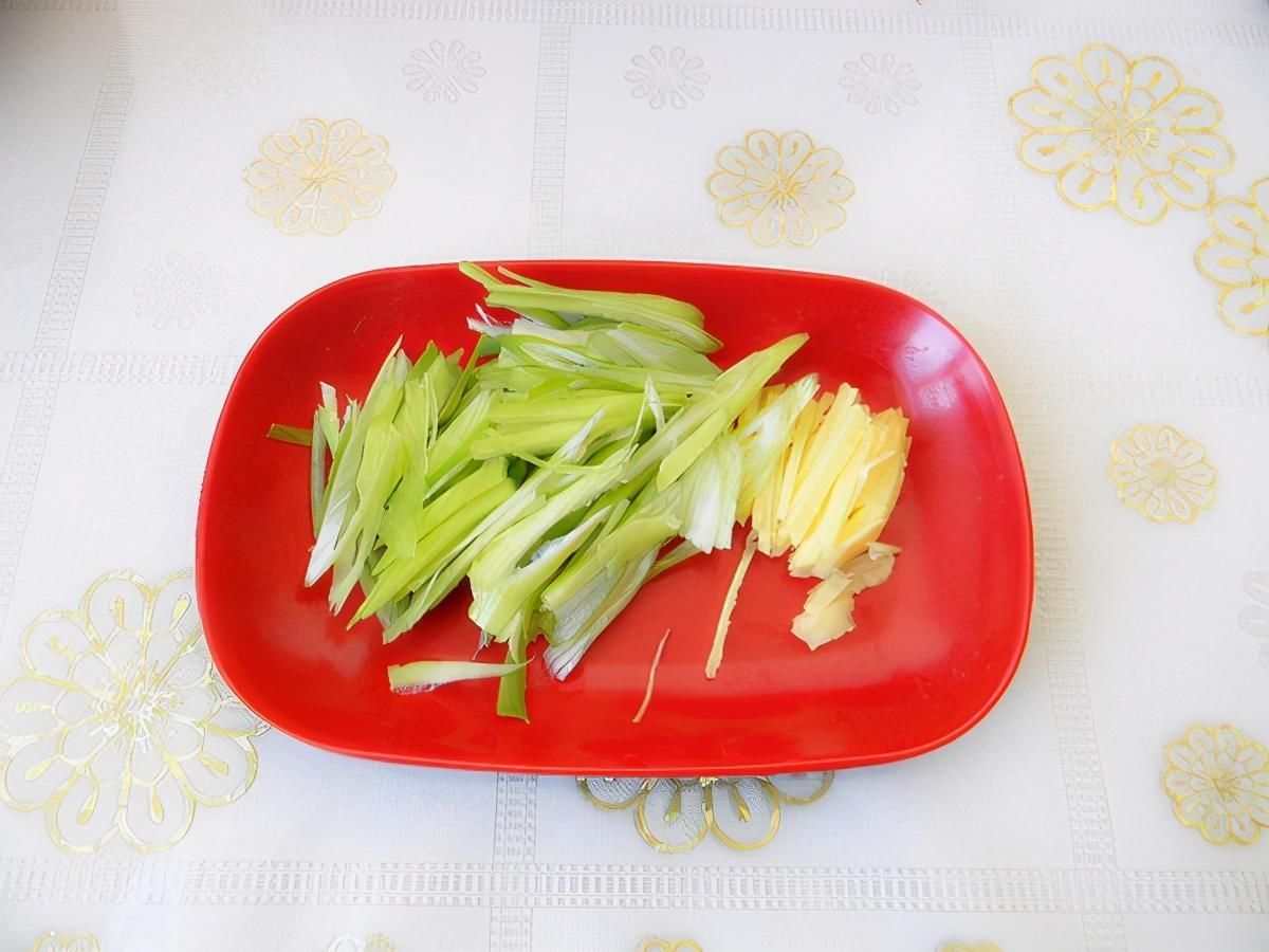 咳嗽痰多吃这蔬菜特管用,才2块钱1斤,医生不会轻易告诉你