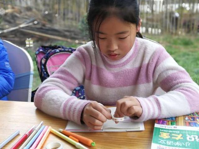 写诗!小学生“神仙写诗”,想象力令人叹为观止,网友:我小学白上了