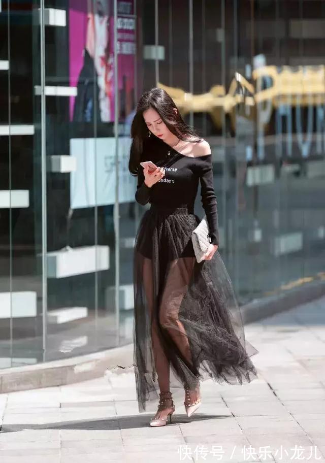 尖头 中长款的西装外套,粉红色色调带着少女心,也穿出了淑女风