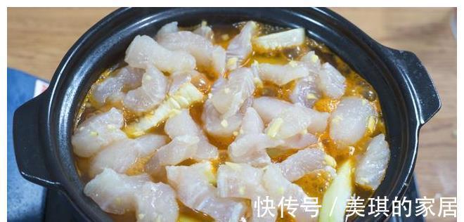 饭菜|今天的晚餐,有鱼有肉,荤素搭配,爸妈回来就能吃上可口的饭菜了