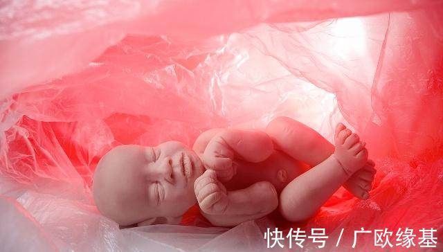 鬼脸|四维彩超做一半,小淘气竟在肚子里干“坏事”,检查后医生都笑了