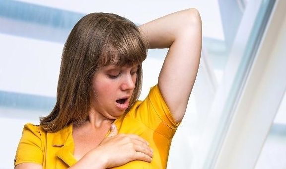 甲状腺|总是动不动就大汗淋漓？这或许是在告诉你：遇到2个麻烦了