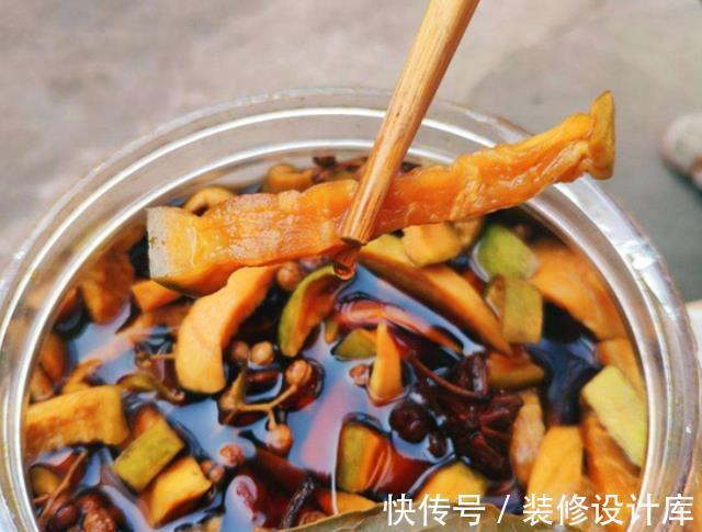 身体|咸菜对身体有害？农村老人顿顿都吃咸菜，为何依然高寿？