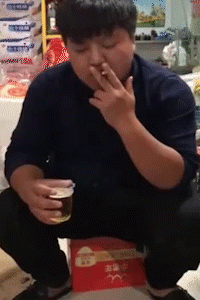 |搞笑gif:自从用了这个密码,再也不用担心老婆拿我手机了