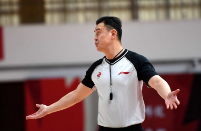 辽宁男篮|正式确定!CBA名哨重返赛场,向辽宁男篮道歉被重罚