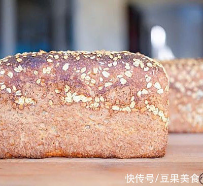 餐厅必点的蜂蜜全麦面包,在家也能做