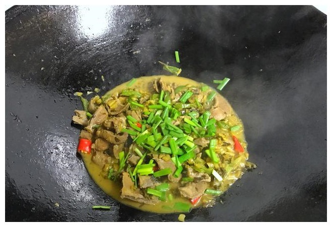 睡眠不好的人要多吃这菜,2分钟教你做,香辣开胃没腥味,超下饭