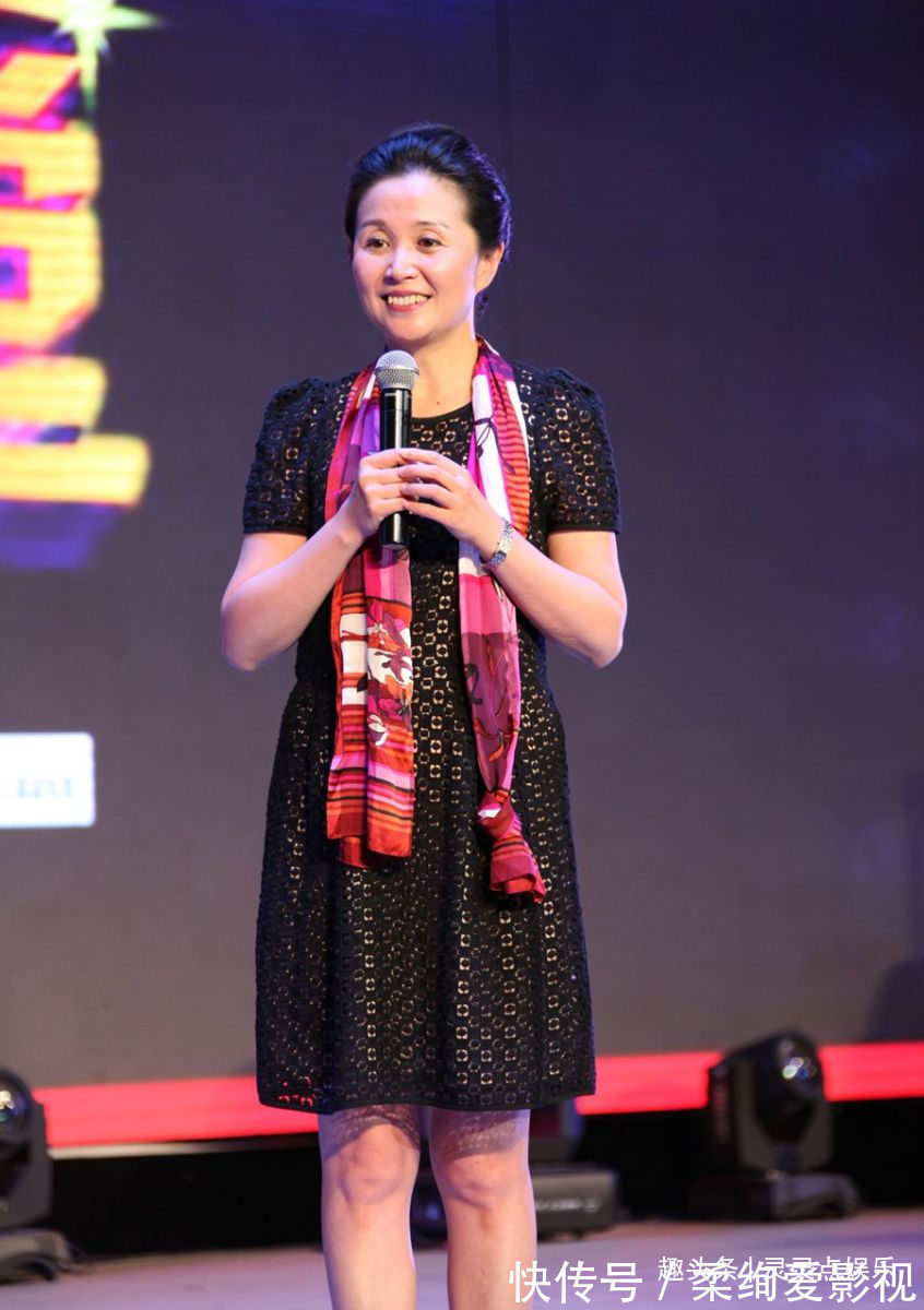 黄菡离开《非诚勿扰》时，那只有9句话的演讲，却影响了无数人