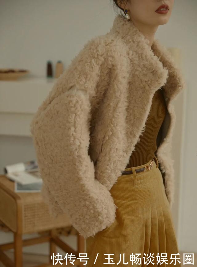 外套|还在穿羽绒服?今年最好看时髦的外套是这件