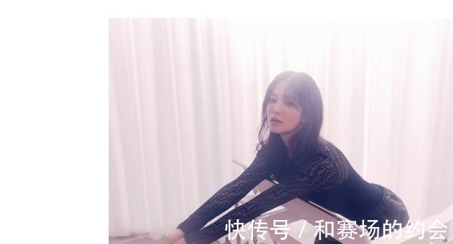 宋慧乔|宋慧乔顶级大刊曝光!穿衬衫玩下衣失踪秀漫画腿,怼脸拍还是神颜!