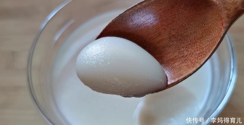 熬出来的猪|猪油熬制有窍门,下锅前多加一步,猪油雪白香浓无腥味,久放不坏