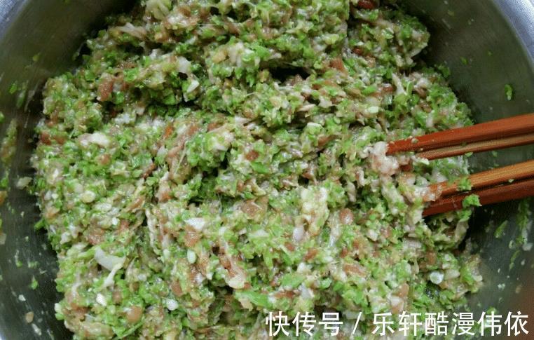 熟食用油|伏天吃饺子,不用韭菜白菜,试试这3种馅料,鲜嫩美味,正当季