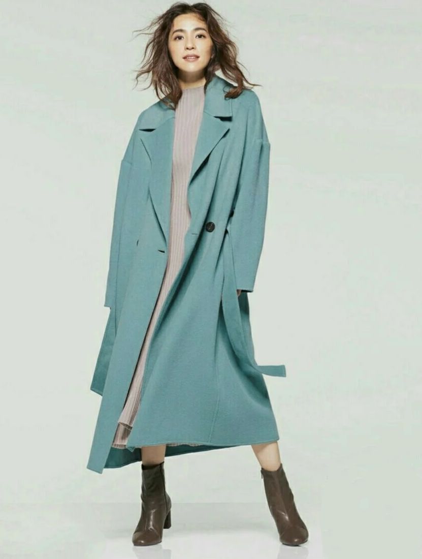 比黑白灰华丽、比米色时尚，日杂常用的四种彩色系，怎么穿都惊艳