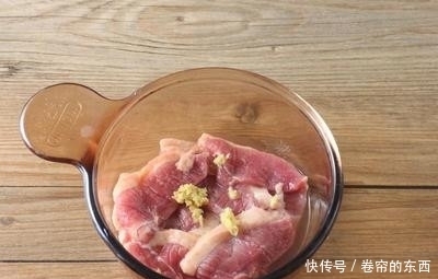 滋味|搭配简单的番茄炸酱,微酸的滋味让鸭肉更鲜美,炸酱面更美味!