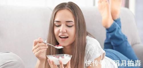 睡眠质量|女性多少岁绝经最好?四种迹象,若在45岁后出现,祝贺卵巢很年轻