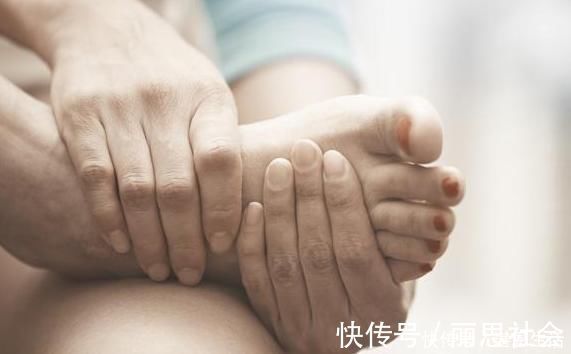 排尿|身体若3处疼痛，或不是普通的炎症，八成是“尿毒症”的前兆