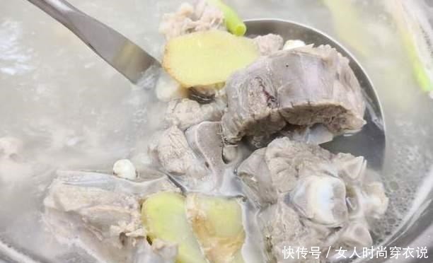 北方地区|冬天炖羊肉，牢记“3不放”技巧，羊肉不膻不柴，羊汤鲜美好喝