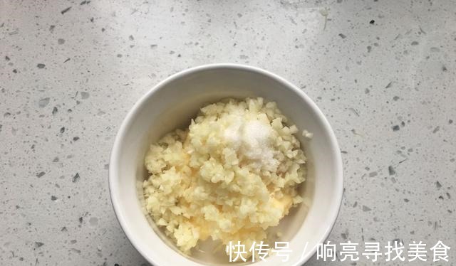 面包|没想到大蒜还可以这样吃,焦脆咸香,蒜香扑鼻一出炉!