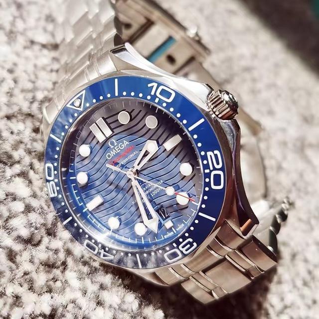 潜水|仪表不凡说表:最具“性价比”的豪华型潜水腕表——欧米茄海马300