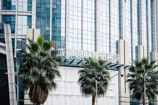 手术 “专门针对男性的医美机构,需求量比我们想象还要大”