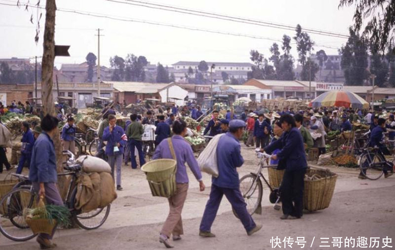  老照片：80年代的农贸市场，怀念那个年代，啥都是真的