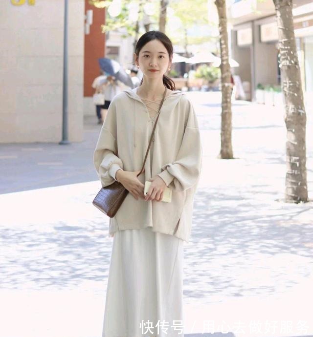 元气 只要穿对了，简简单单的穿搭风格也很耐看，元气满满！