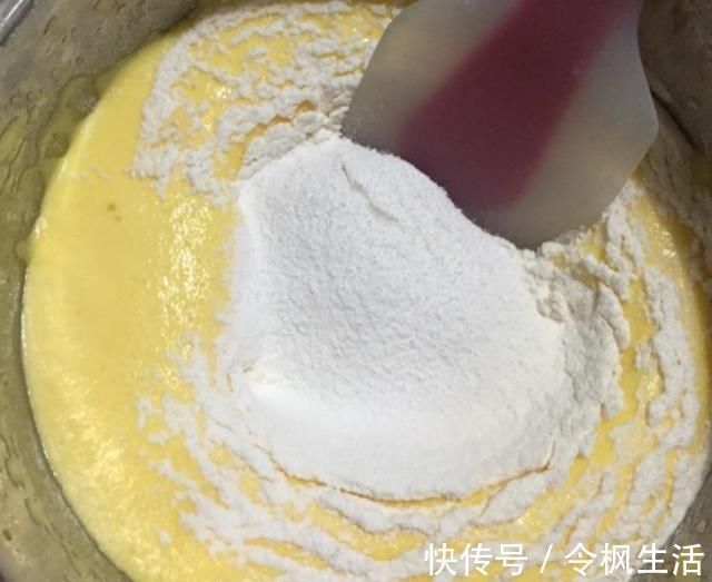 蛋黄|新手也能做的蛋糕,只需4种常见用料,蛋清蛋黄不用分离,特别香