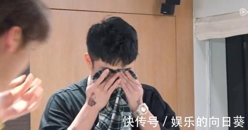 鹿晗被節(jié)目組逼瘋，不能洗手直接用褲衩擦臉，畫面不忍直視