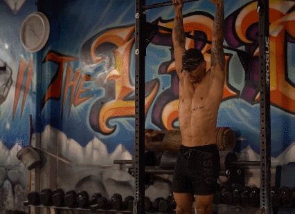 单杠|引体向上做不好怎么办？通过3个阶段的训练，完成10个动作很轻松