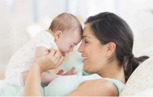宝妈|宝宝不满一岁,这些事最好别听老人的,为了孩子宝妈也要顶住压力