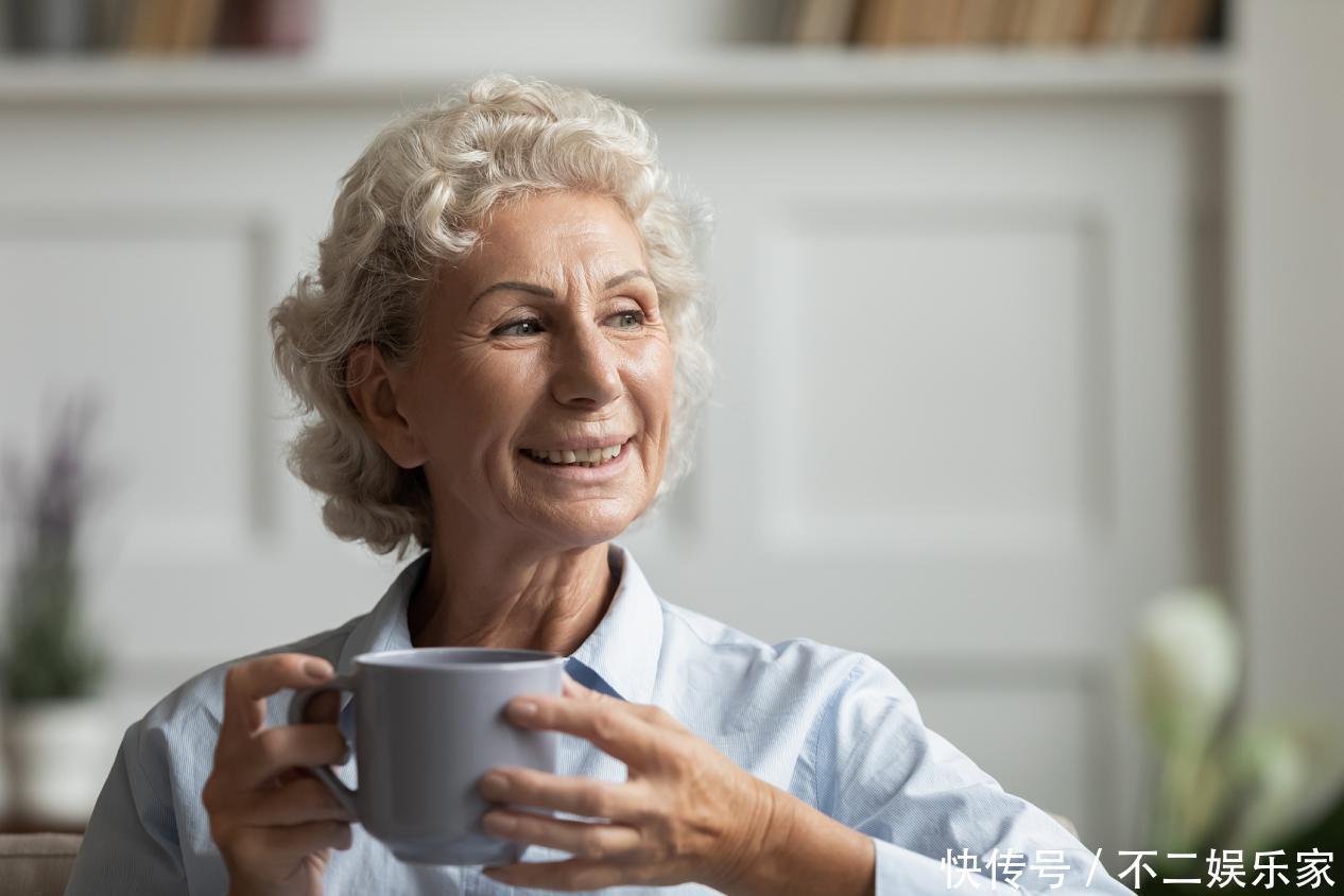 119岁老人抽烟喝酒不运动,长寿秘诀很简单,就是从不做“这事”