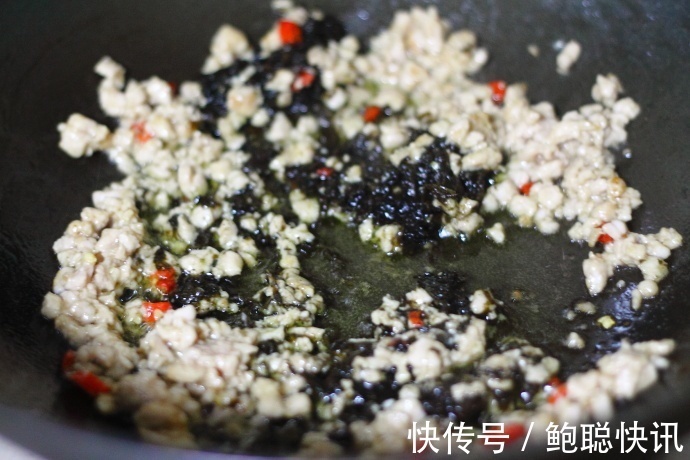 肉末橄榄四季豆，孩子去外面吃饭，每次必点的一道下饭菜