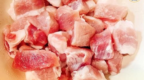 做咕噜肉，原来腌制和挂糊是关键！酸甜惹味，外酥肉咸鲜，真下饭