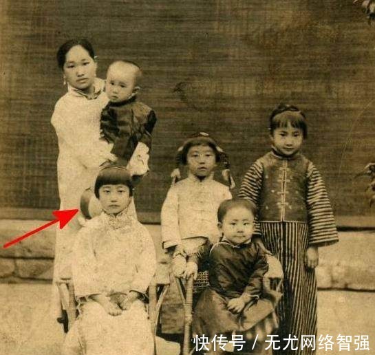 长相|此女长相倾国倾城,爱上表姐夫溥仪,却被溥仪狠心地拒绝