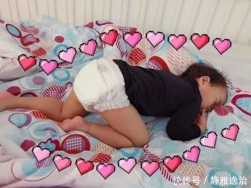 宝妈|不掀开被子,永远不知道宝宝的睡姿有多“销魂”,宝妈们笑翻了
