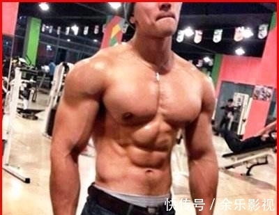 推举|健身练胸肌，选杠铃还是哑铃？