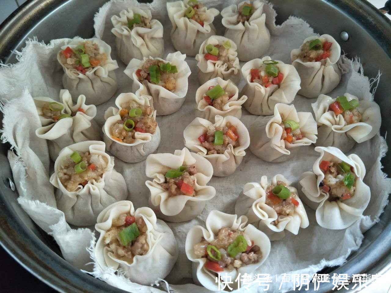 不用擀面，10分钟出锅，比饺子更好吃，更简单，儿子天天都吃不腻