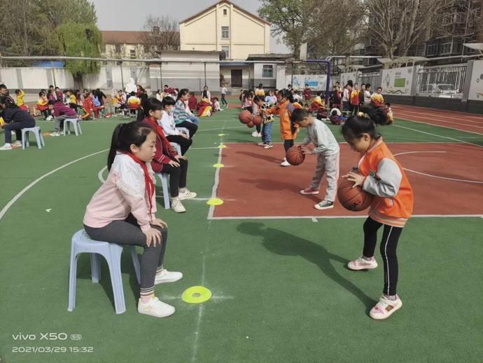 西安市灞桥区庆华小学洪庆分校开展体育节“篮球主题体验式学习”