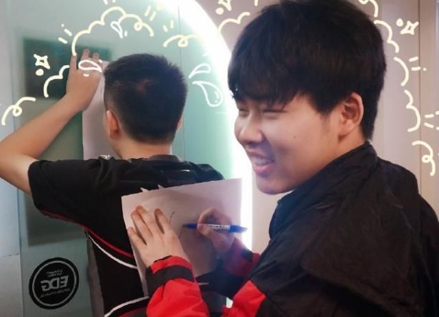 春季|EDGM春季赛仅赢14个小局,初晨11次MVP,真就带“妹”打职业