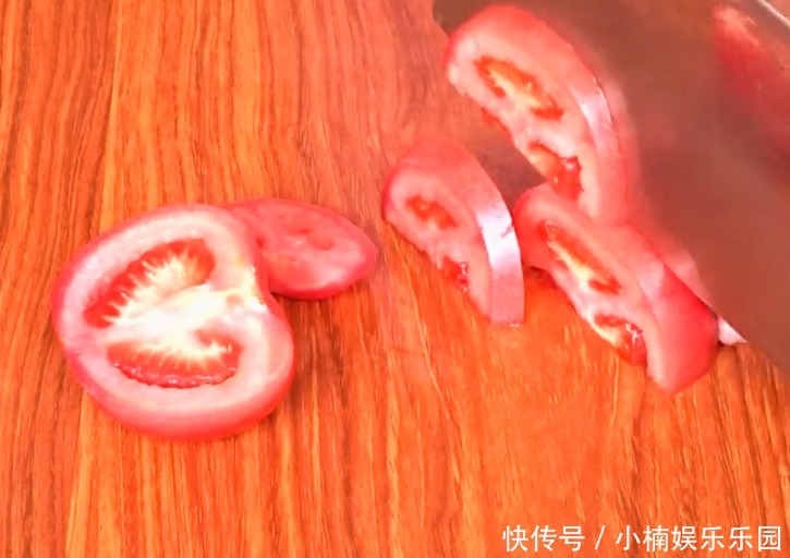 好吃|西红柿鸡蛋面好吃又诀窍,做法简单,汤浓味美,一大碗吃不够